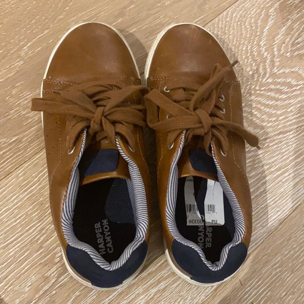 EUC Harper Canyon leather sneakers size 2